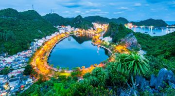Amazing 5 Days 4 Nights VIETNAM Tour Package