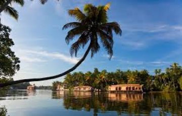 Kerala Tour Package  - 4 Night 5 Days -  Stay 1 Night in Deluxe AC  Houseboat
