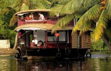 Kerala Tour Package  - 4 Night 5 Days -  Stay 1 Night in Deluxe AC  Houseboat