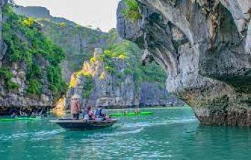 6 Days 5 Nights Vietnam Luxury Tour Package by Sky Vacation