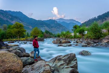 6 Days 5 Night Srinagar Pick And Srinagar Airport Drop Three Star Package