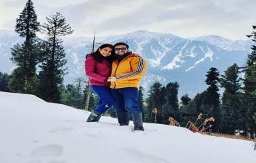 4NIGHTS 5DAYS EXOTIC HONEYMOON KASHMIR TRAVEL PACKAGE CELEBRATE YOUR LOVE IN THE MEADOWS AND MOUNTAINS OF HEAVEN ON THE EARTH