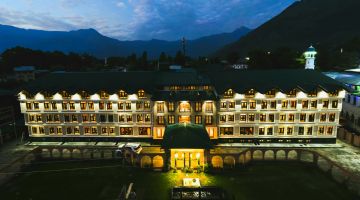4 Nights 5 Days Kashmir Package with 3 Star Luxury Hotels
