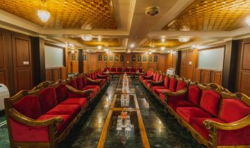 4 Nights 5 Days Kashmir Package with 3 Star Luxury Hotels