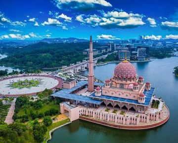 Vibrant Malaysian Trip of 3 Nights and 4 days with TRAVEL DESIGNERS HUB