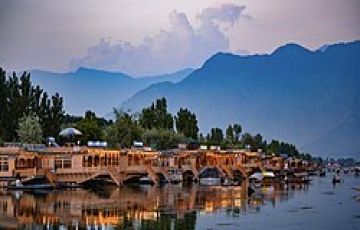Beautiful 5 Days Srinagar to pahalgam Tour Package