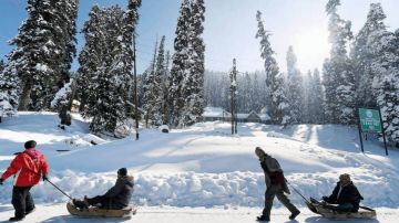 Romantic Couple holiday Srinagar, Gulmarg, Pahalgam 4Night & 5Days Package by All India Vacation