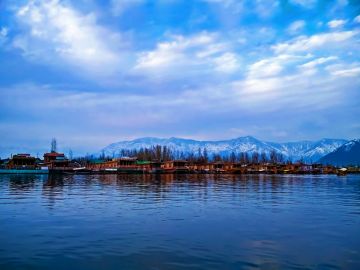 Srinagar 4 Days Tour Pacakge With Gulmarg