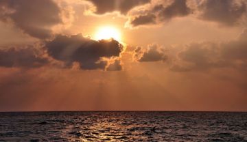 4 Days 3 Nights Honeymoon Plan with Makunudu Island Resort