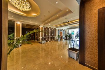 5 Nights 6 Days Honeymoon 3 Star  Kashmir Package  Candle Light Dinner & Cake