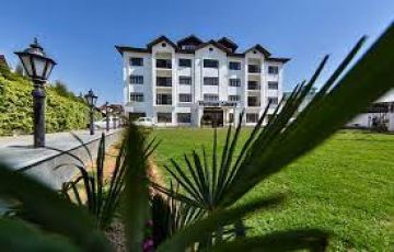 5 Nights 6 Days Honeymoon 3 Star  Kashmir Package  Candle Light Dinner & Cake