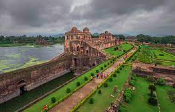 3 Night & 4 Days - Ujjain-Mandu-Maheshwar Tour Pacakage .