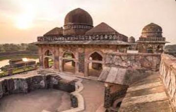 2 Nights 3 Days Maheshwar and Mandu Tour Package