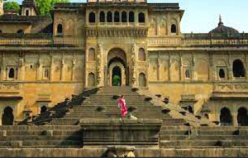 2 Nights 3 Days Maheshwar and Mandu Tour Package