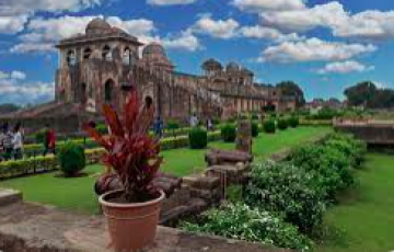 4 Night & 5 Days Omkareshwar-Mandu-Maheshwar Tour Pacakage