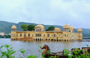 4 Night & 5 Days Jaipur-Mathuta-Delhi Holiday Tour Pacakage .....