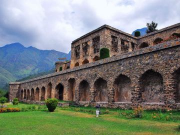 Best 4 Days Srinagar Tour Package by Travel Bucket Holidays