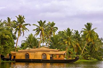 KERALA "God's Own Country" Explore the Enchanting Beauty