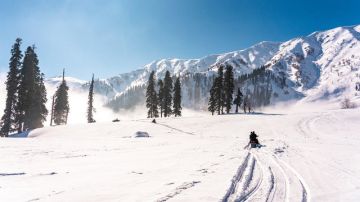 Exquisite Kashmir Tour Package      5 Nights and 6 Days           by        Pack n Come Holidays