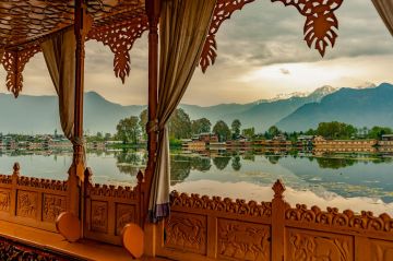 5 Days 4 Nights Srinagar Weekend Getaways Tour Package