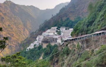 4 Days Jammu, Srinagar and Gulmarg Tour Package