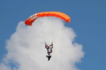 Paragliding in bhuntar, kullu, manali, tirthan, sainj, parvati valley