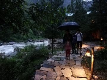 Jibhi & Siryolsor lake Package - valley of treehouse