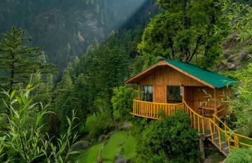 Jibhi & Siryolsor lake Package - valley of treehouse