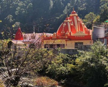 Rest In Natures Lap with Picturesque Location