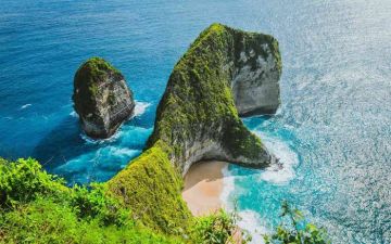 4 nights Bali Premium Tour Package with car on disposal