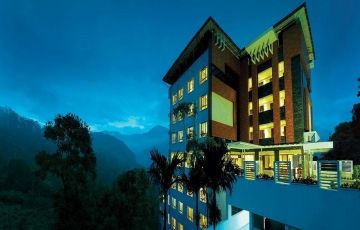 Pleasurable 6 Days 5 Nights Munnar, Alleppey, Thekkady and Kumarakom Tour Package