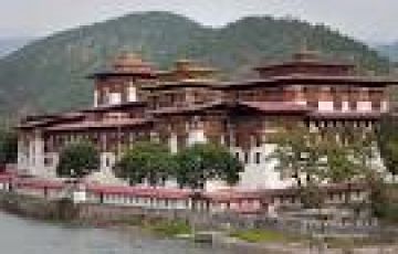 5 Days Thimpu, Punaka, Paro with Dochula Wildlife Holiday Package