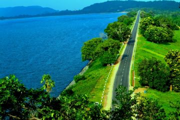 4 Days Kandy, Colombo and Nuwara Eliya Romance Holiday Package