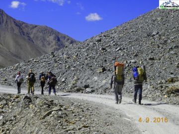 Pleasurable 11 Days Kheerganga Honeymoon Trip Package