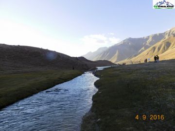 Pleasurable 11 Days Kheerganga Honeymoon Trip Package