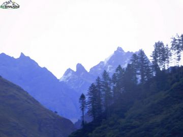 Heart-warming 8 Days 7 Nights Ruinsara Lake Beach Tour Package