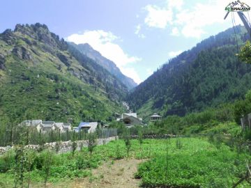 5 Days 4 Nights Hampta Pass Snow Tour Package