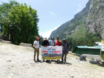 5 Days 4 Nights Hampta Pass Snow Tour Package