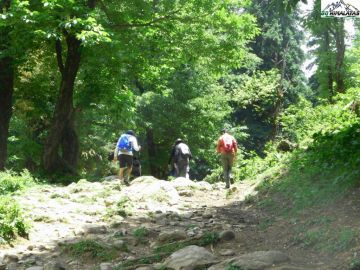 5 Days 4 Nights Hampta Pass Snow Tour Package