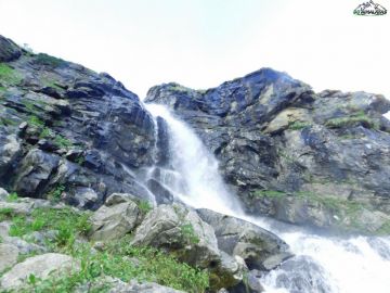 5 Days 4 Nights Hampta Pass Snow Tour Package