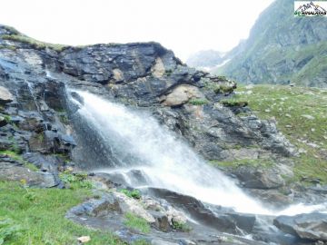 5 Days 4 Nights Hampta Pass Snow Tour Package