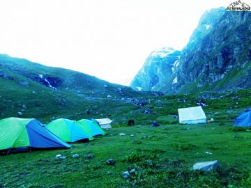 5 Days 4 Nights Hampta Pass Snow Tour Package