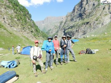 5 Days 4 Nights Hampta Pass Snow Tour Package