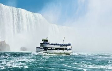 Heart-warming 8 Days 7 Nights Montreal Trip Package