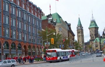 Heart-warming 8 Days 7 Nights Montreal Trip Package