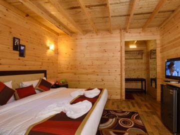 Best 4 Days Goa Friends Trip Package