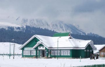 Srinagar with Gulmarg Tour Package for 5 Days 4 Nights