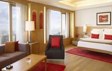 Heart-warming 2 Days 1 Night Mumbai Family Trip Package