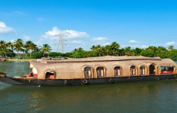 Heart-warming 7 Days Munnar Friends Tour Package