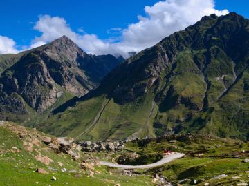 5 Days 4 Nights Manali, Solang, Manikaran with Kasol Walking Holiday Package